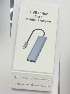 USB-C Hub 5-in-1 Multiport Adapter